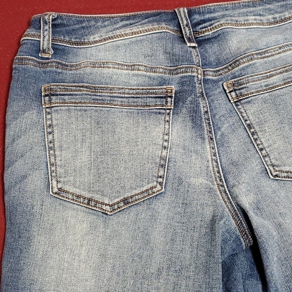 EUC Maurices Women's Button Fly 5 Pocket Medium Wash Blue Jean Shorts Size 5/6 - Picture 4 of 12